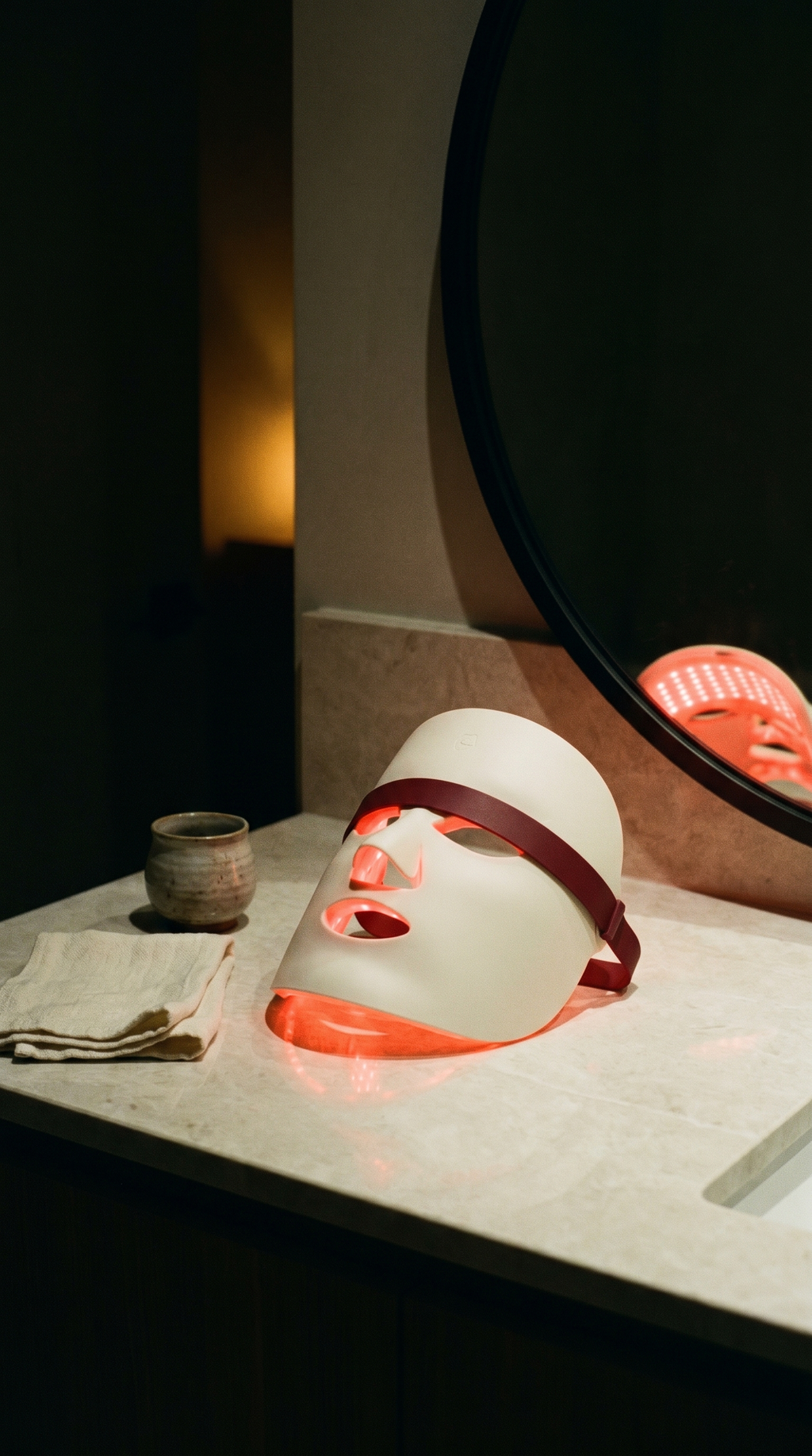 Saebit Mask · Red + Near-Infrared LED Light, the Cheongdam Way